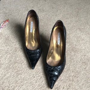 Charles David black pumps